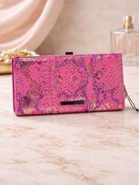 •KENNETH COLE REACTION•NWT HOT PINK SNAKESKIN CARD WALLET-CLUTCH